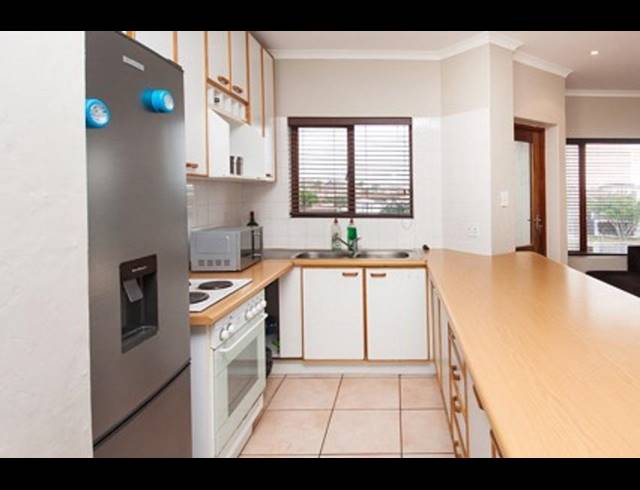 2 BEDROOM TOWNHOUSE RENTED IN SOUTH END